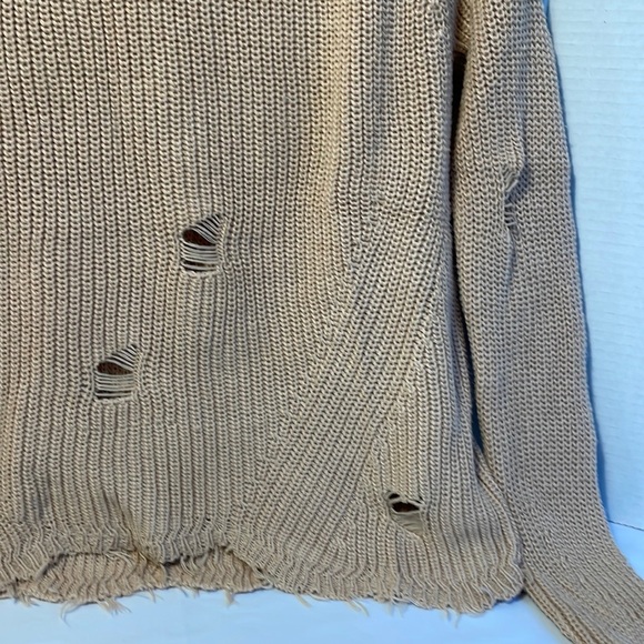 Cotton by Autumn Cashmere distressed Scallop Shaker Sweater in camel. Size S - Picture 5 of 10